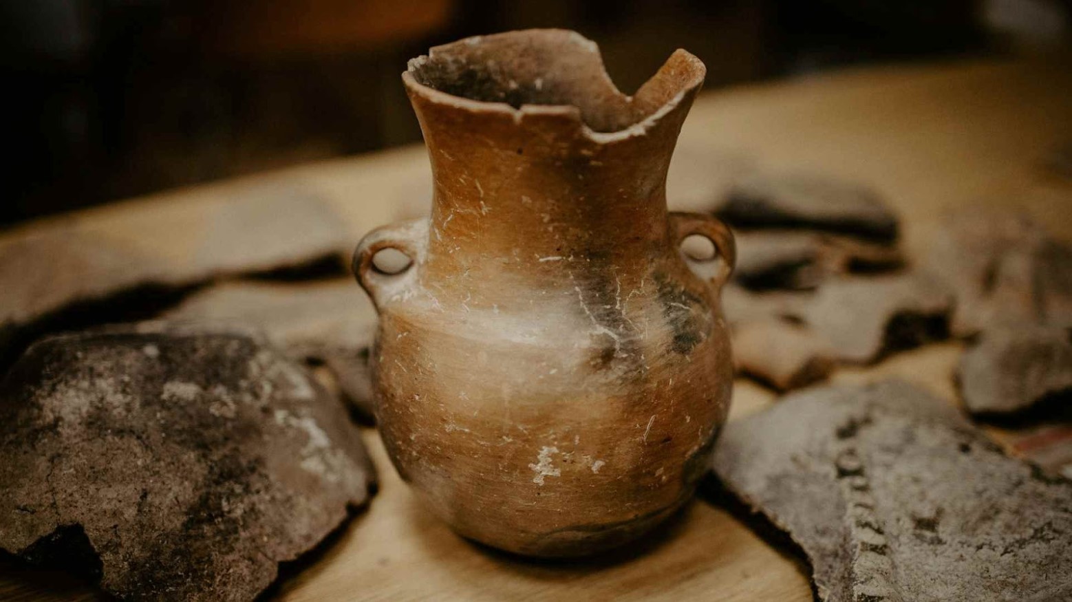 An ancient pot found under the Earth.