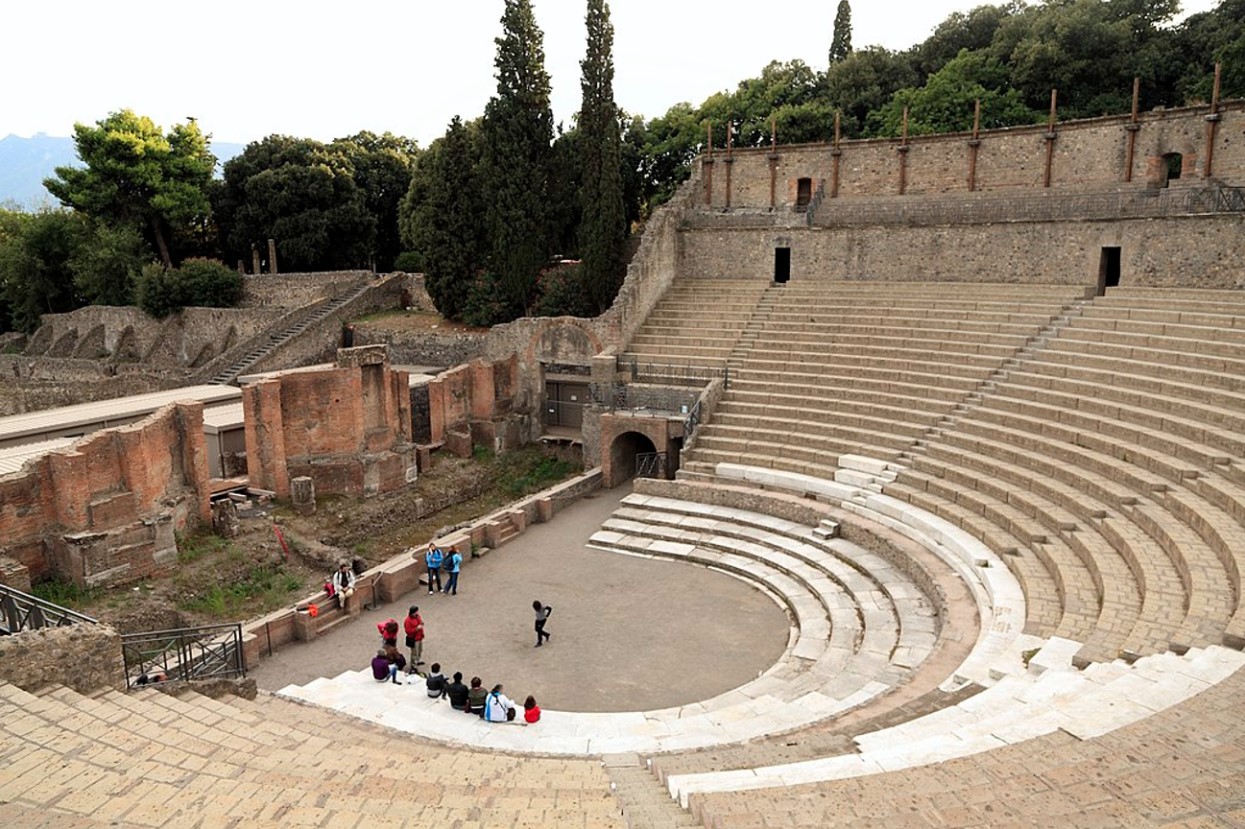 Theater completely excavated in Pompeii