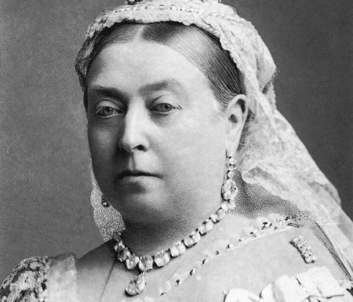 An image of Queen Victoria dressed in royal attire wearing a diamond necklace