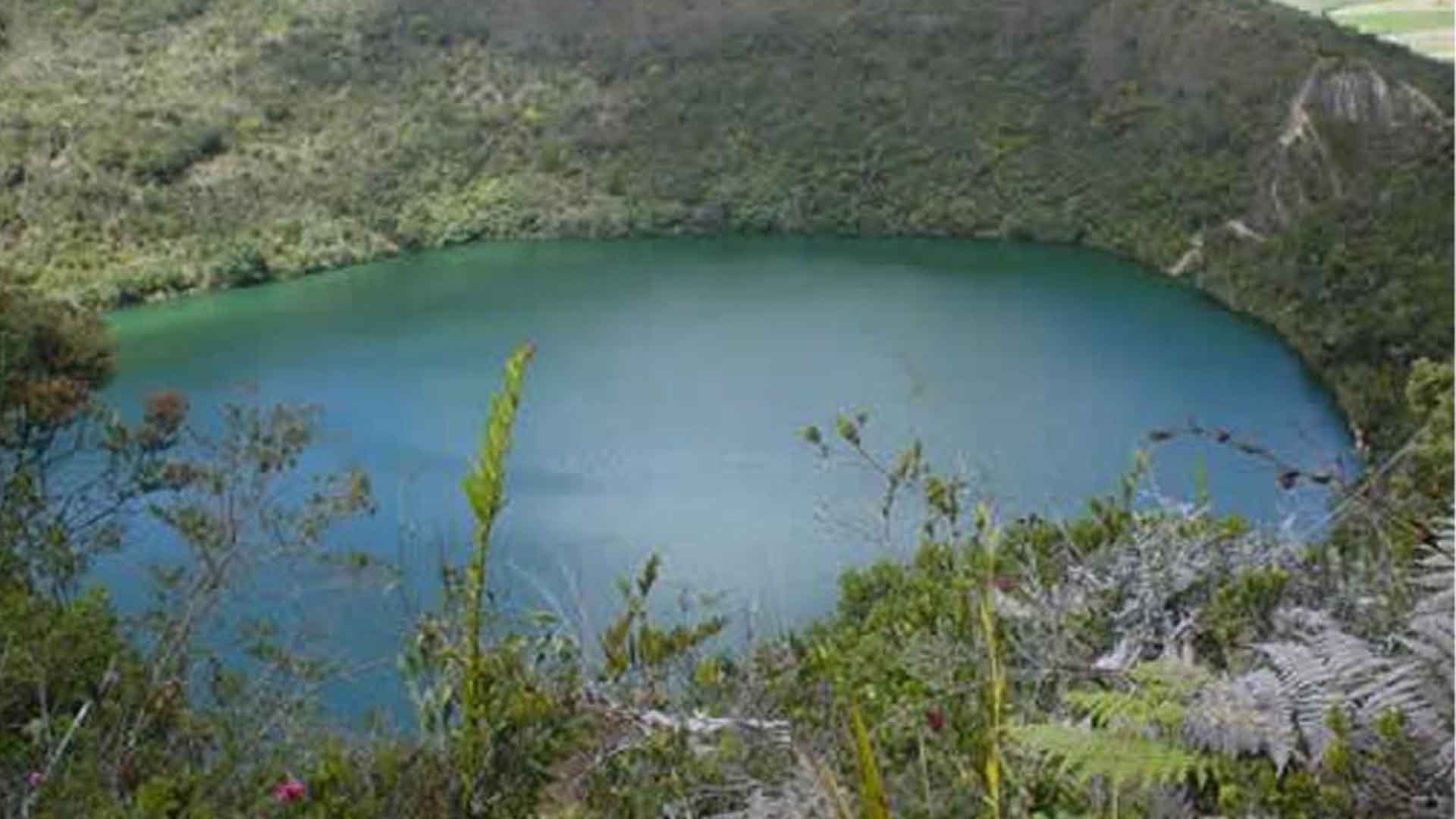 Above shot of Laguna Del Guatavita