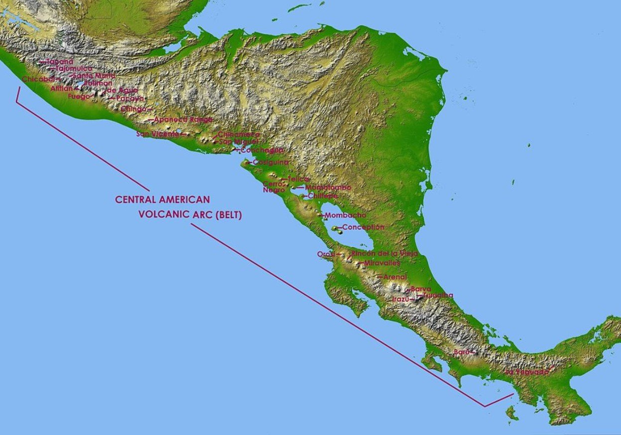 Map of the Central American volcanic arc, with captions showing the location of several volcanoes