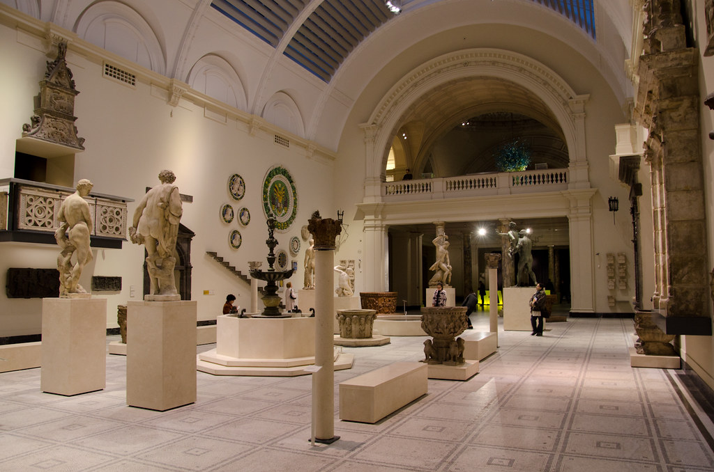 The V&A Museum at night with no one walking around