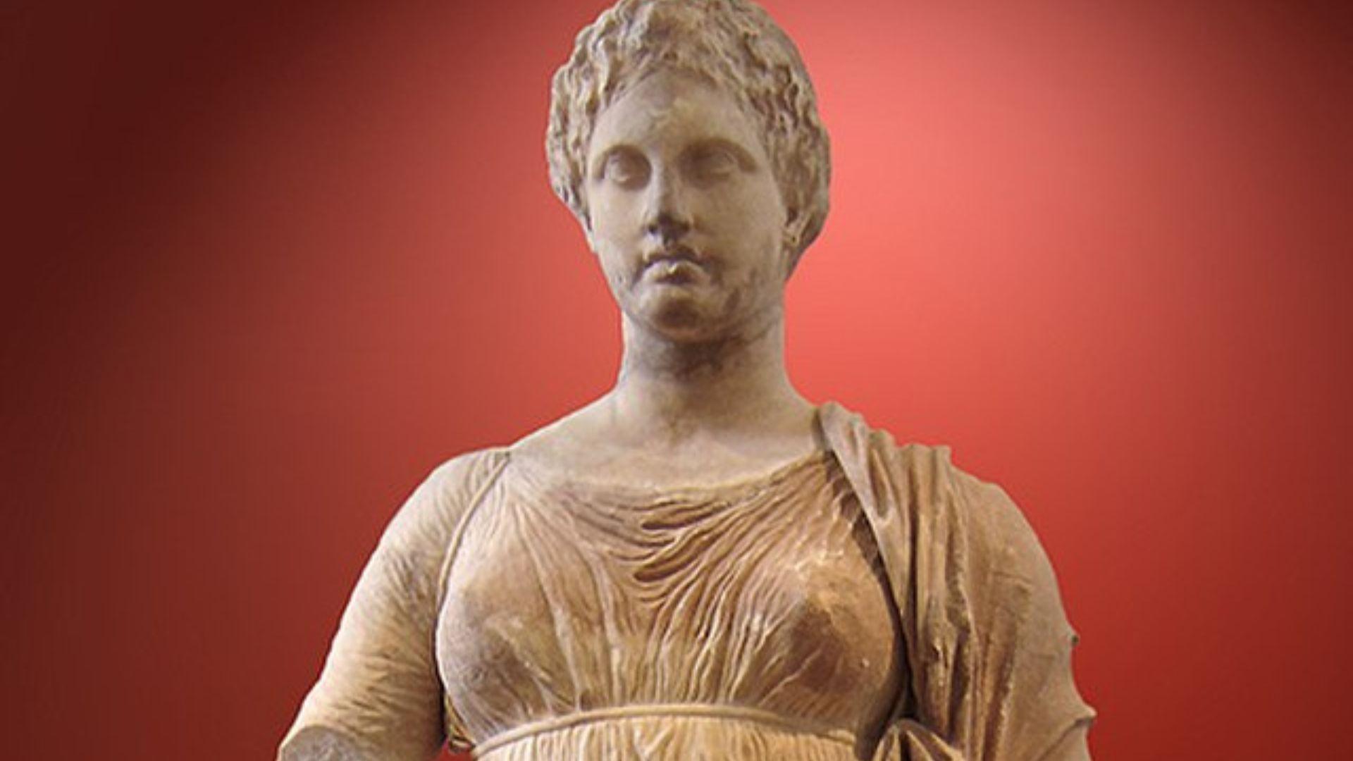 A statue of Themis.