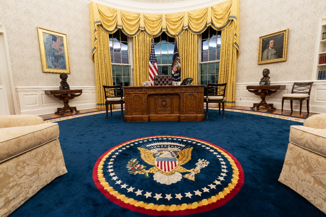 Photograph of the Oval Office in The White House