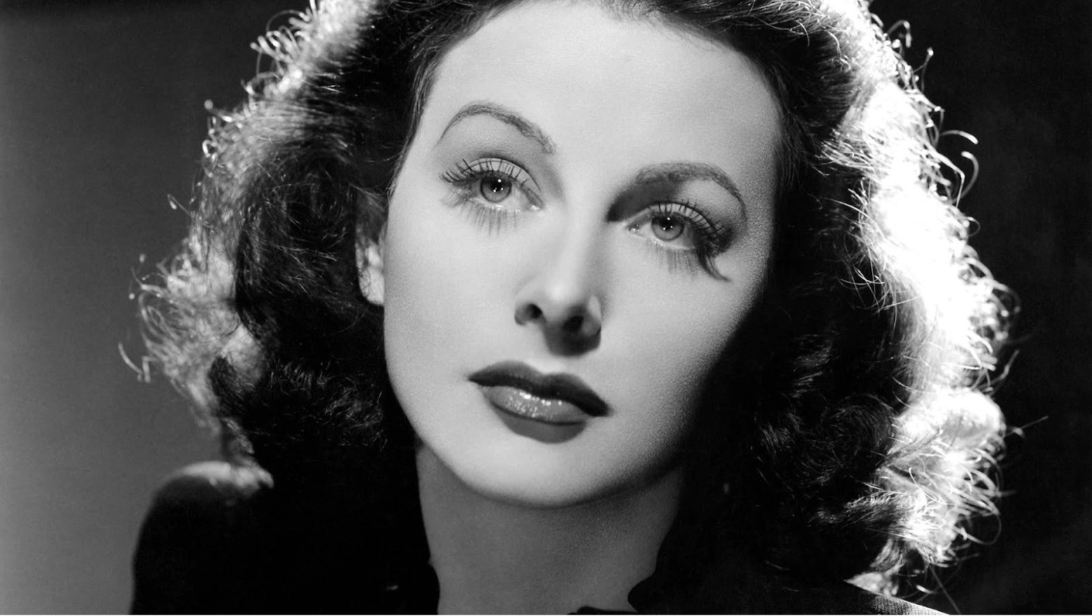 A black and white portrait photo of Hedy Lamarr in 1944.