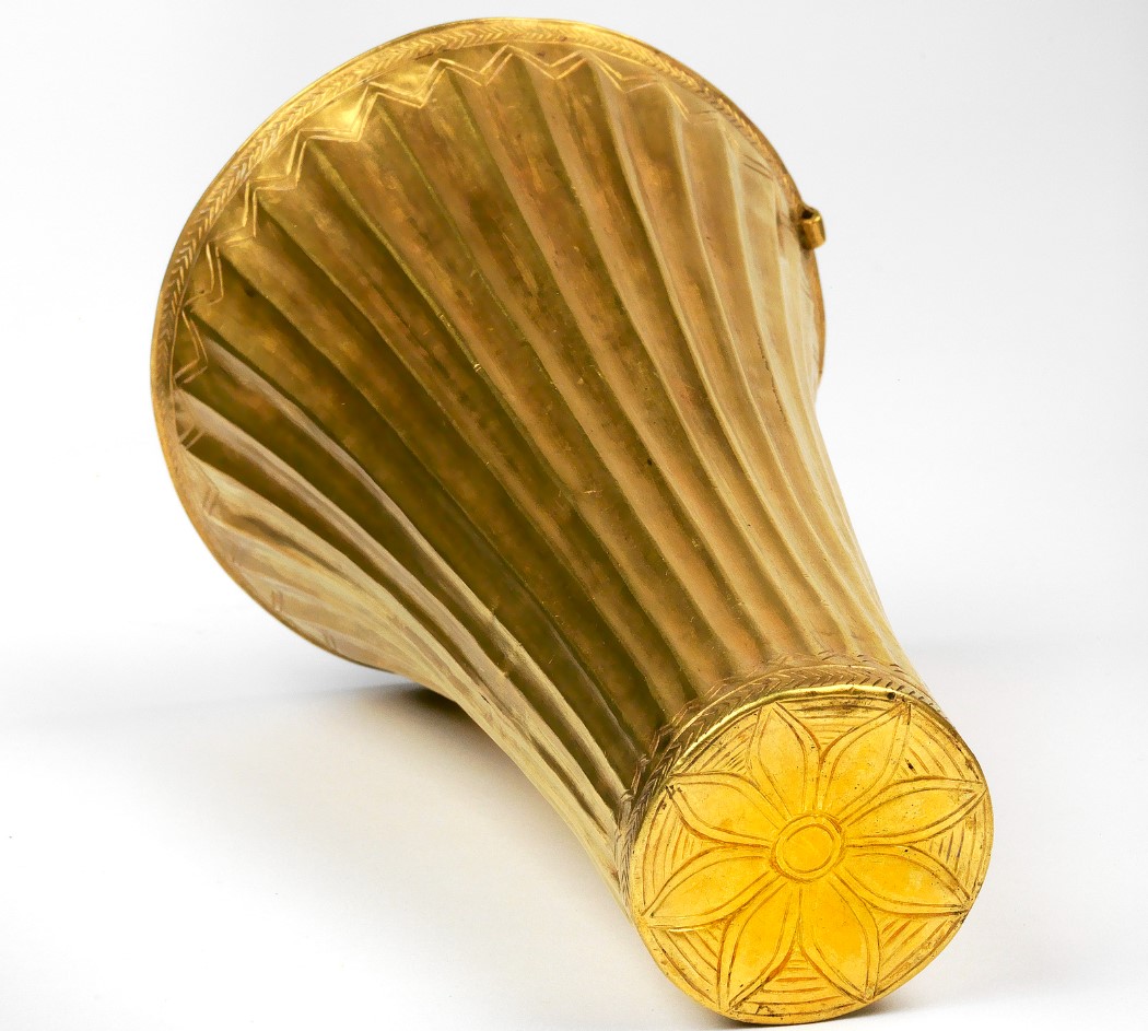 An image depicting a sizeable golden vessel from the Sumerian city of Ur