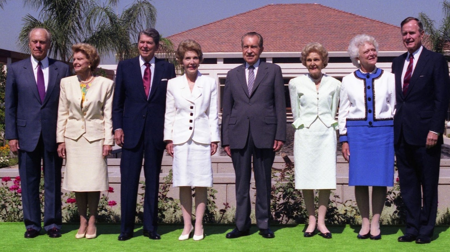 George H.W. Bush and Barbara Bush with other presidents and wives, including Gerald and Betty Ford, Ronald and Nancy Reagan, and Richard and Pat Nixon.