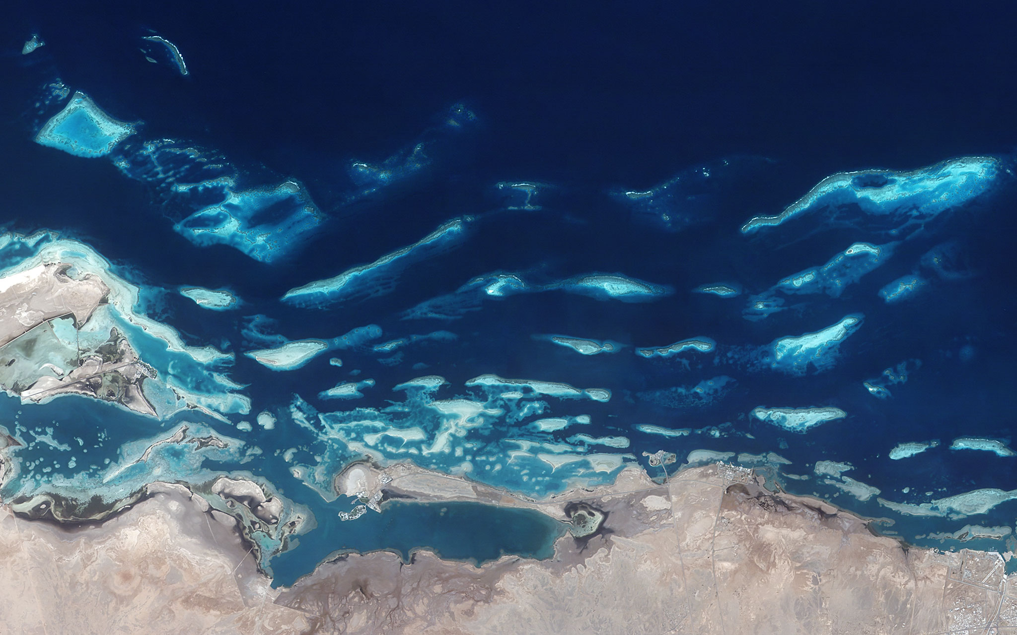 An overview of the Red Sea and its shore