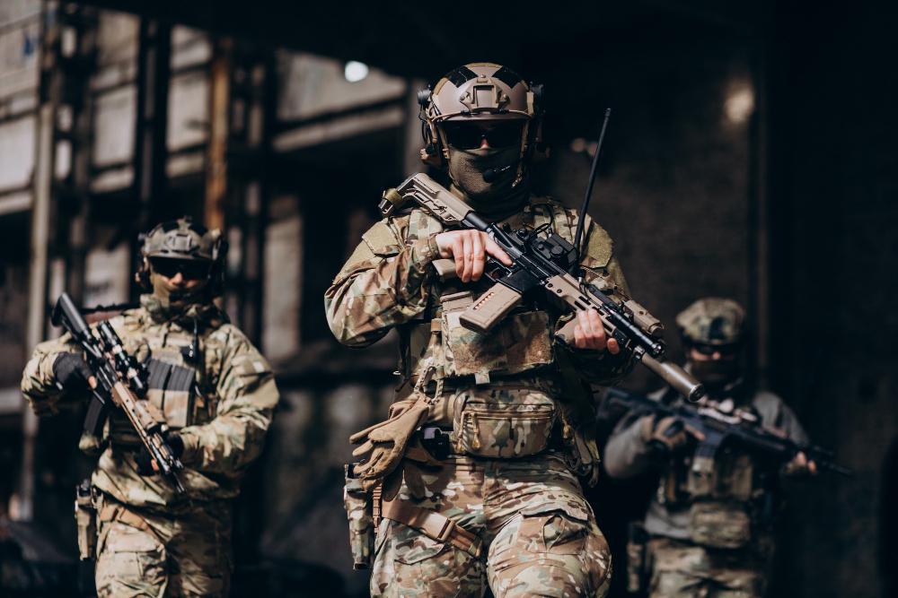 Several US Soldiers dressed in full gear