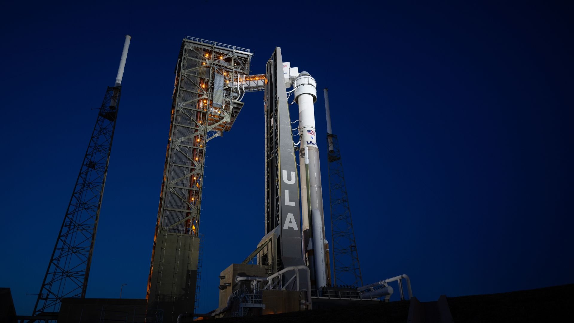 NASA Continues Starliner's Return to Earth Amid Thruster Troubles