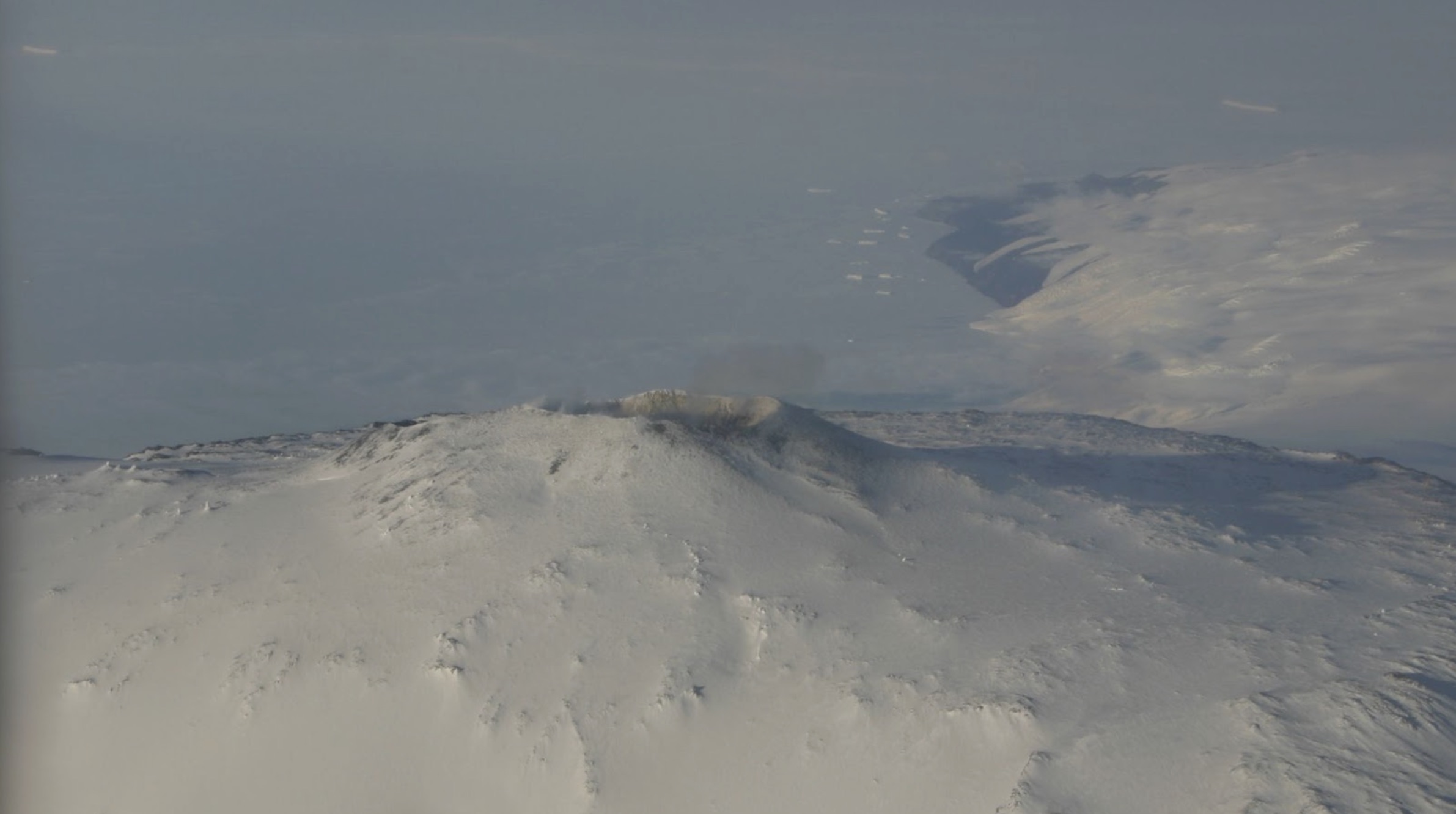 Mount Erebus seen in the daytime.