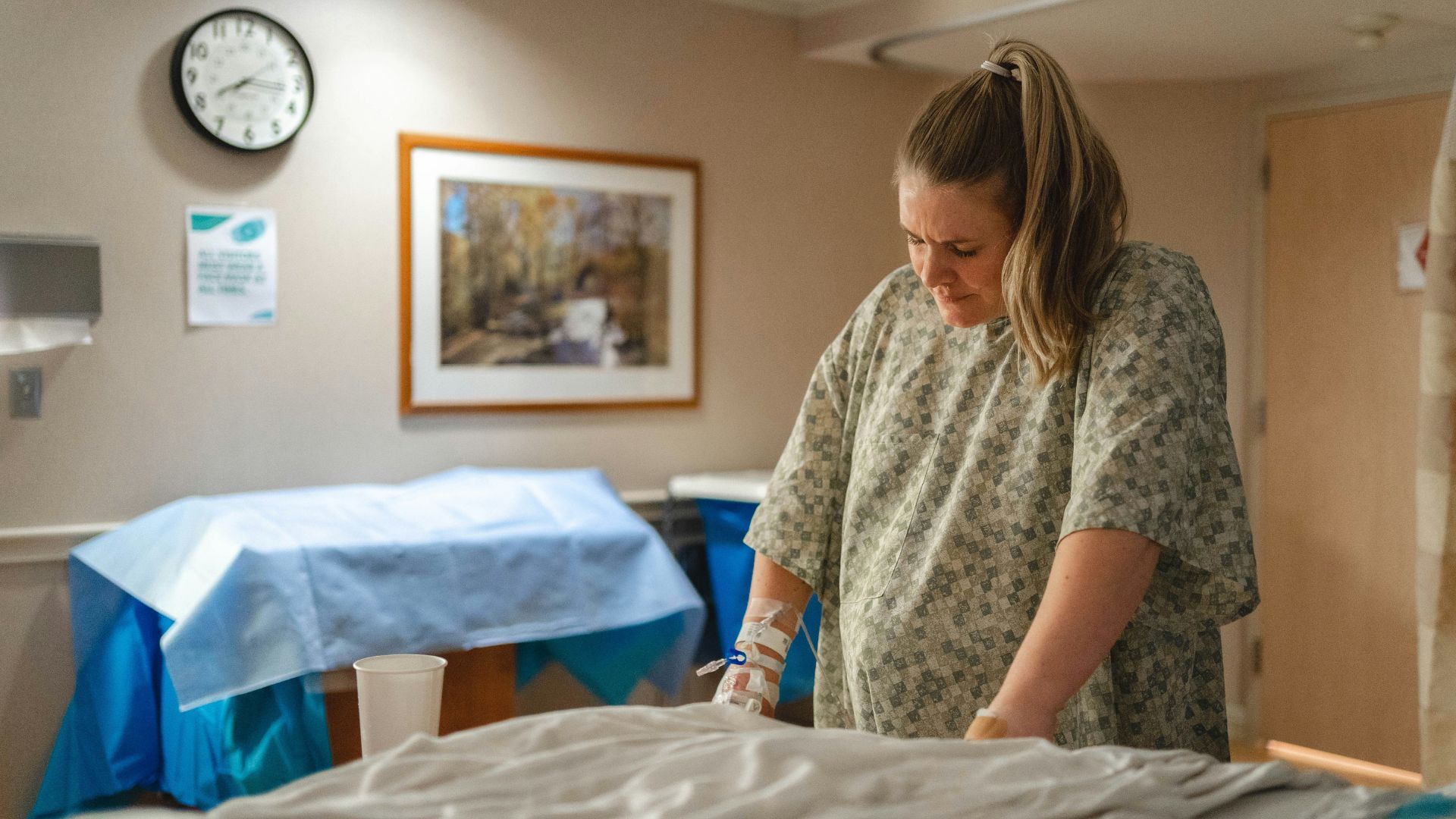 A pregnant woman in the hospital in pain.