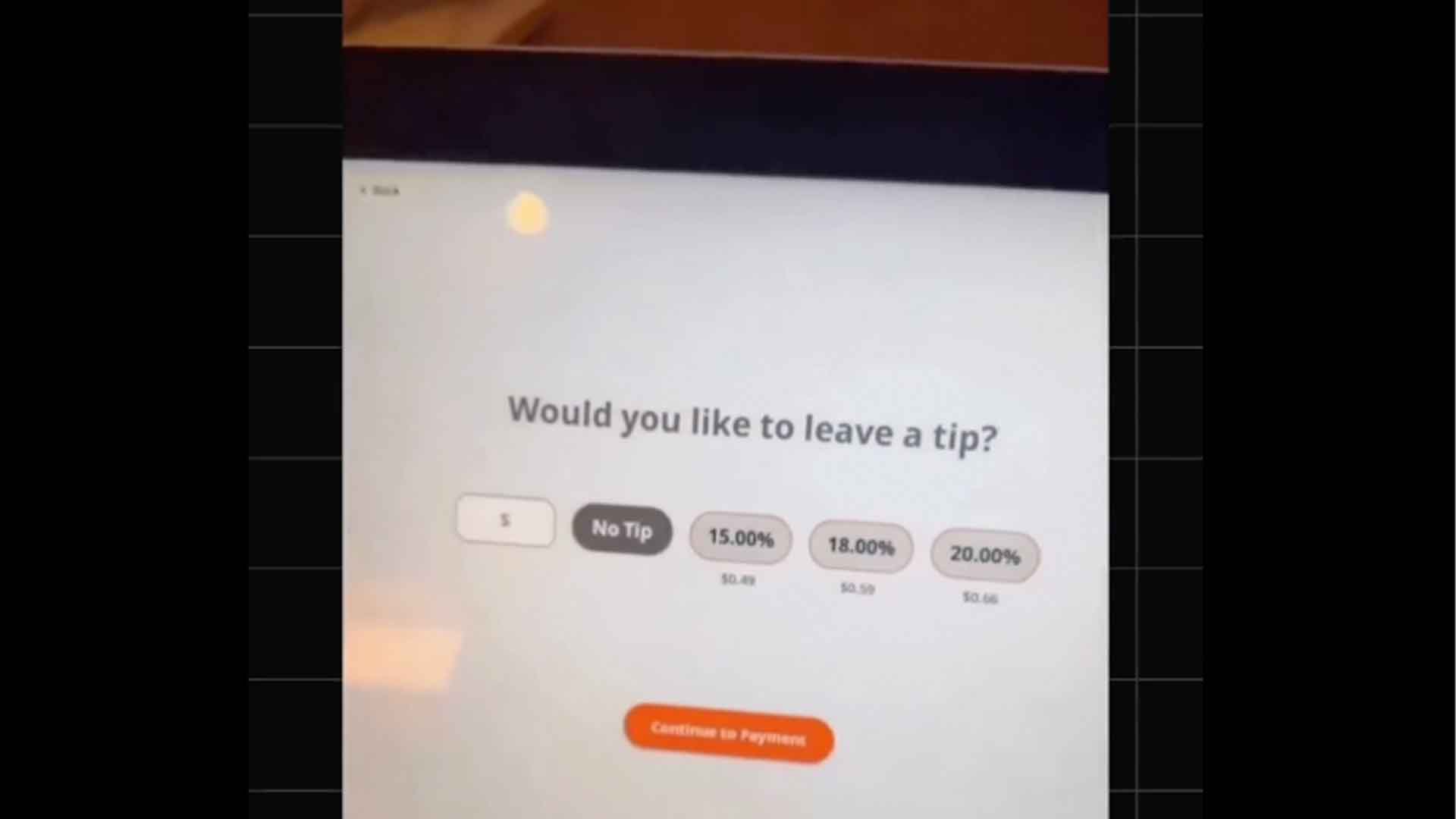 tip screen at self checkout