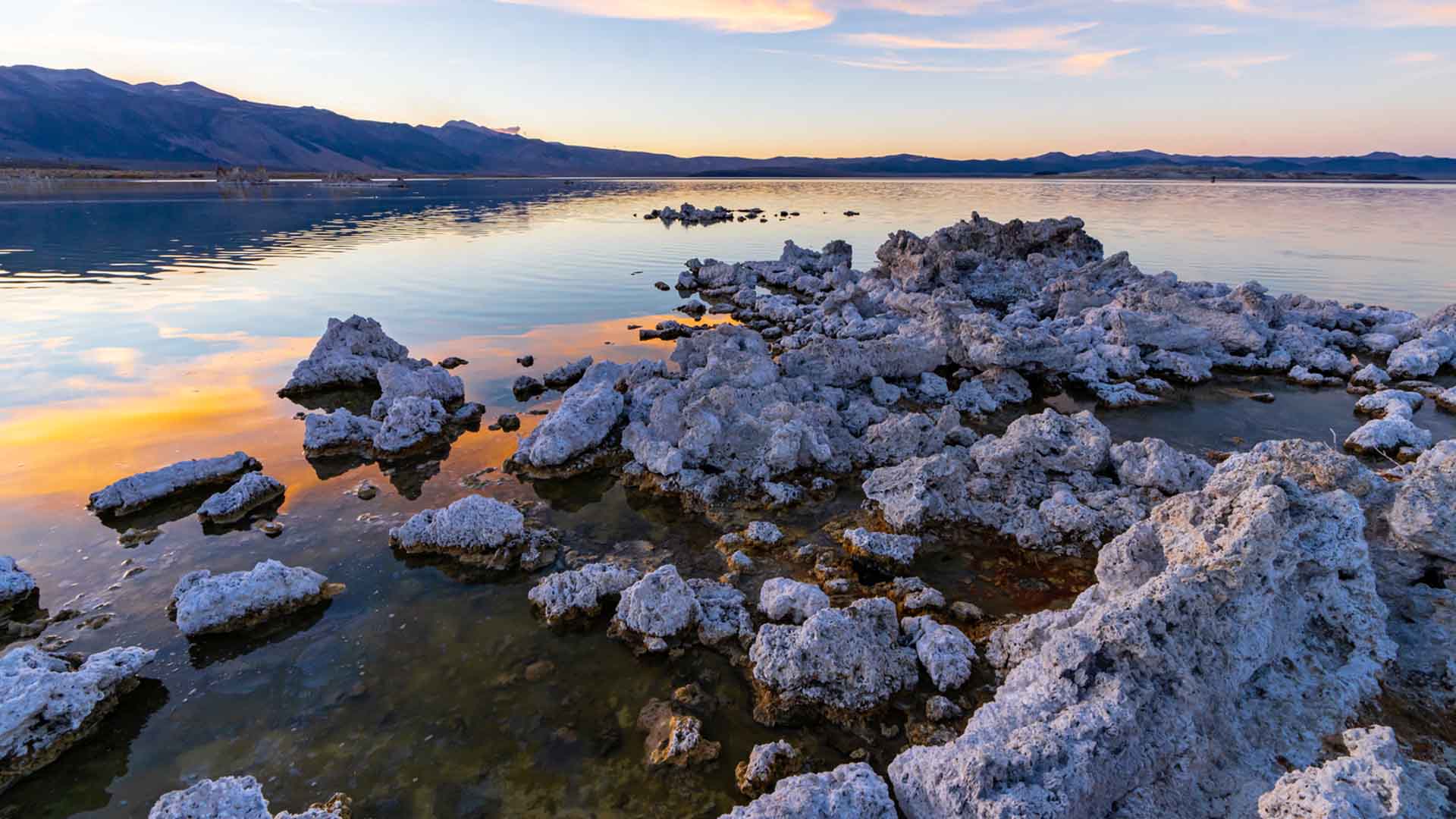 Lake Mono with rocks
