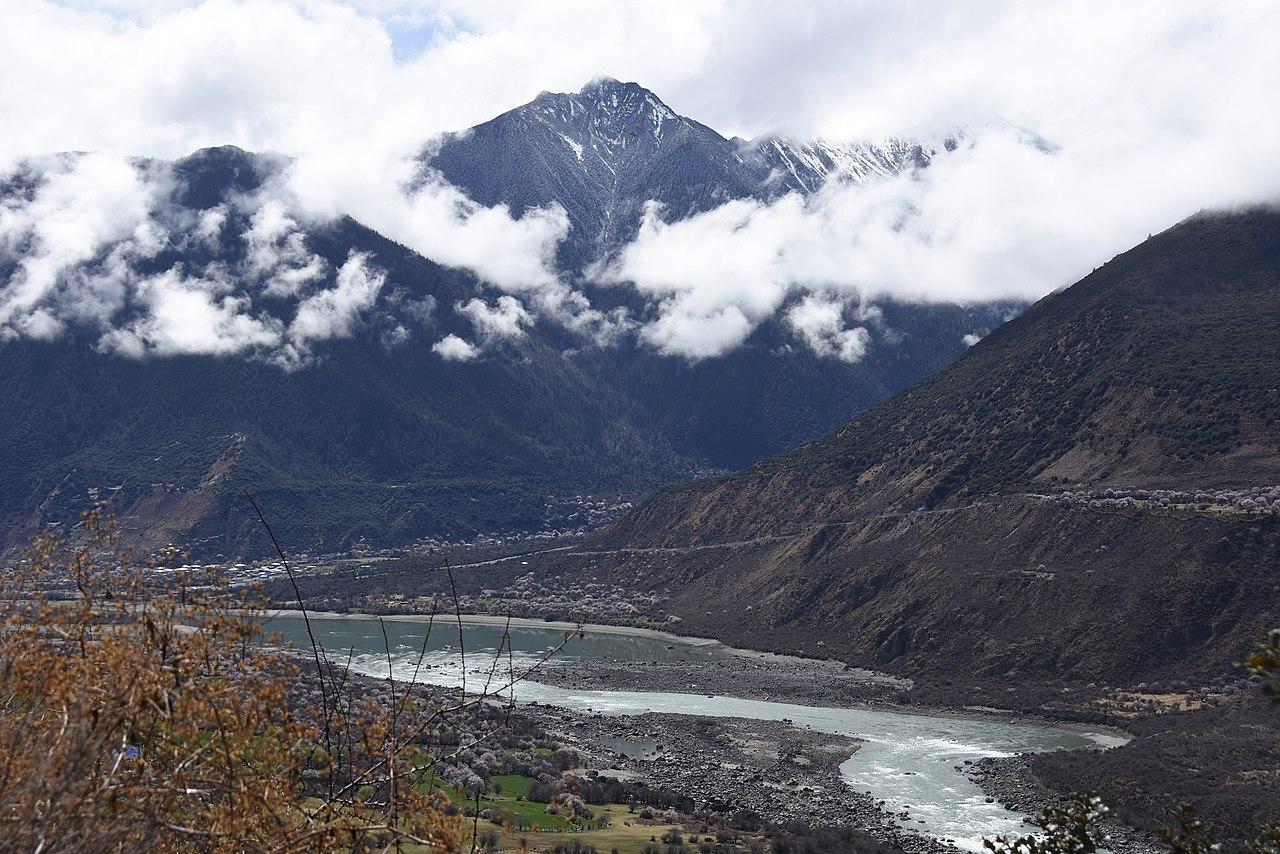 A photograph of the Yarlung Tsangpo Grand Canyon