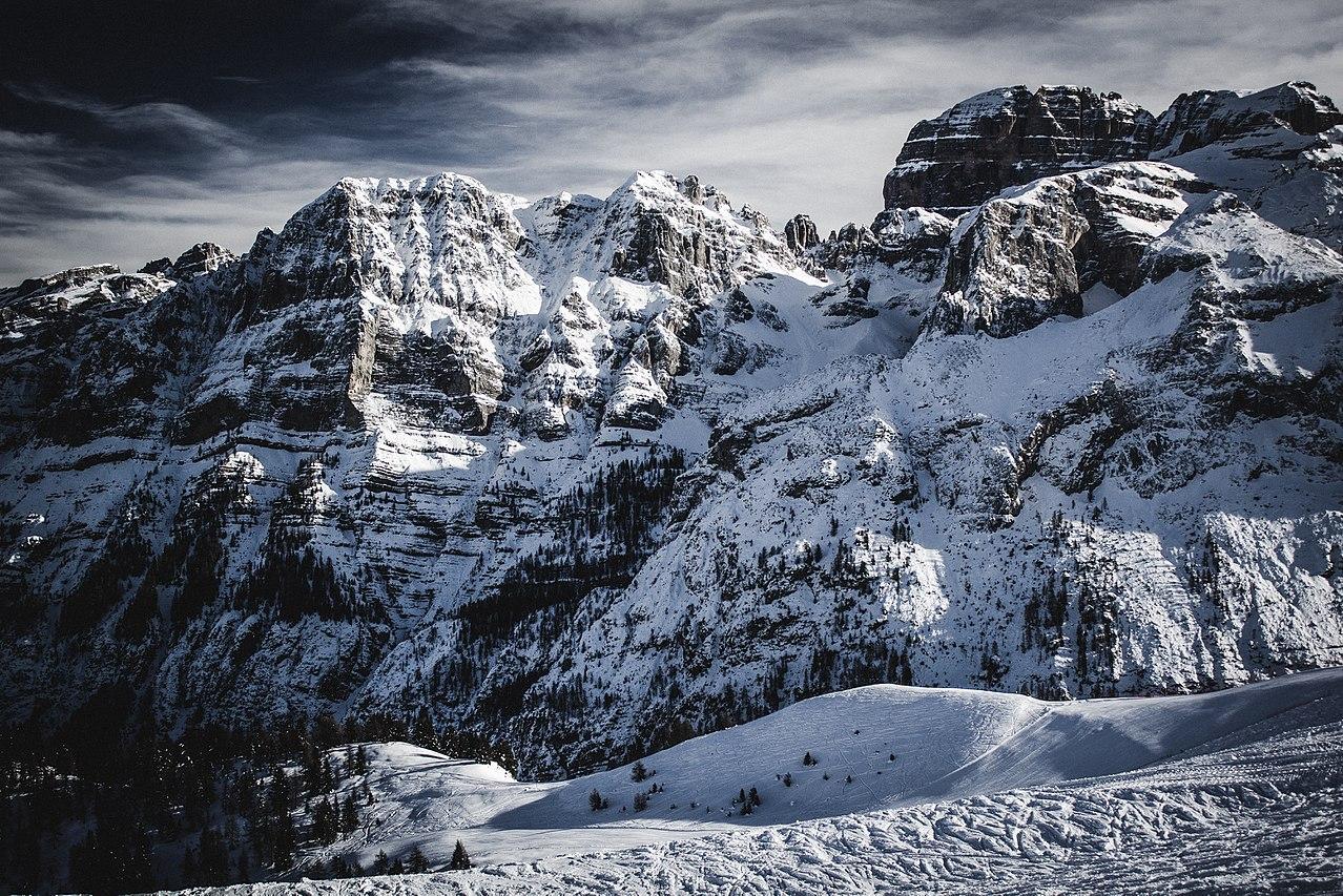 A photograph of the Italian Alps during winter