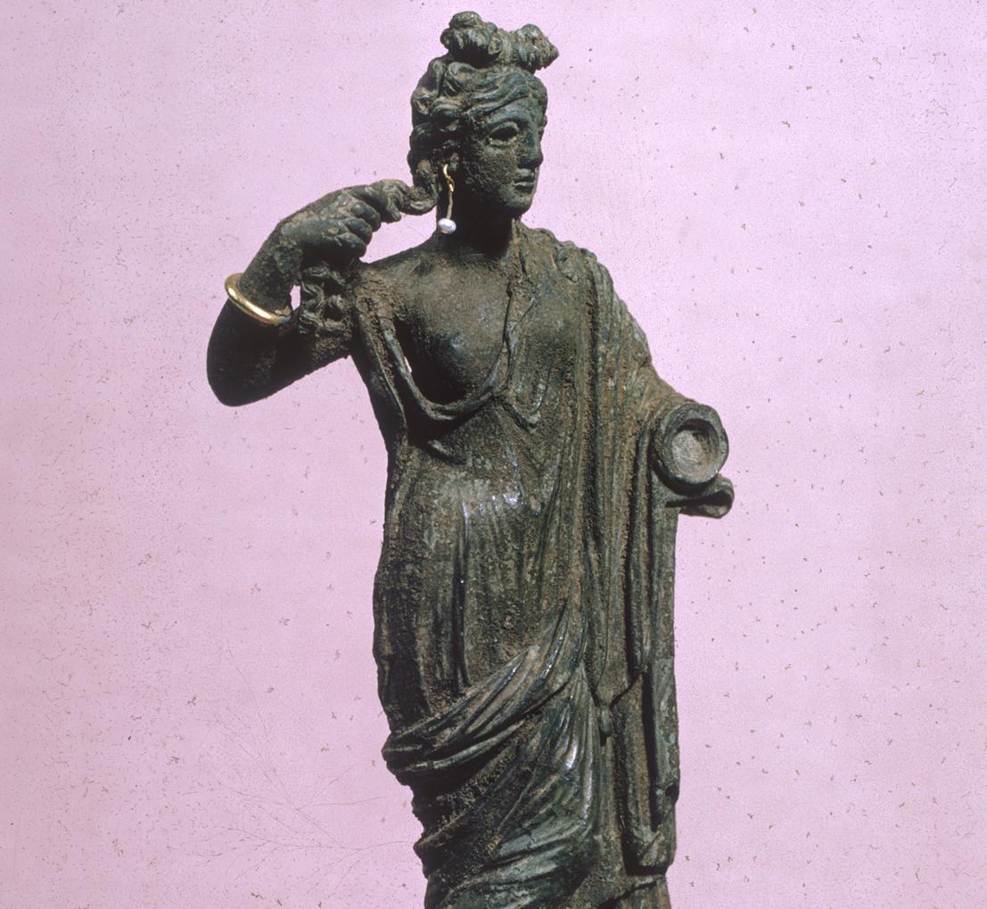 A photograph of a statue of the Roman goddess Venus