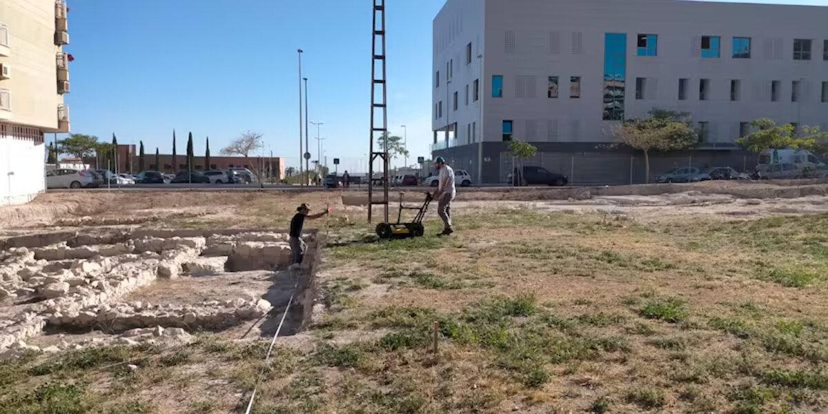 Archaeological work being conducted in 2023 with a geodetic excavator, Marroquíes Bajos